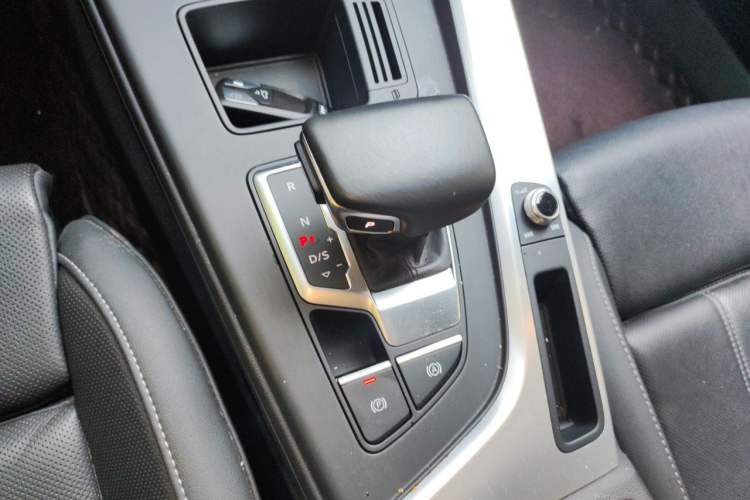 Used Audi A4L 2023 40 TFSI Fashion Dynamic Model Gear Lever