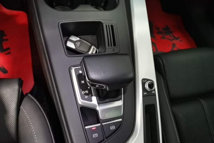 Used Audi A4L 2023 40 TFSI Fashion Dynamic Model Gear Lever
