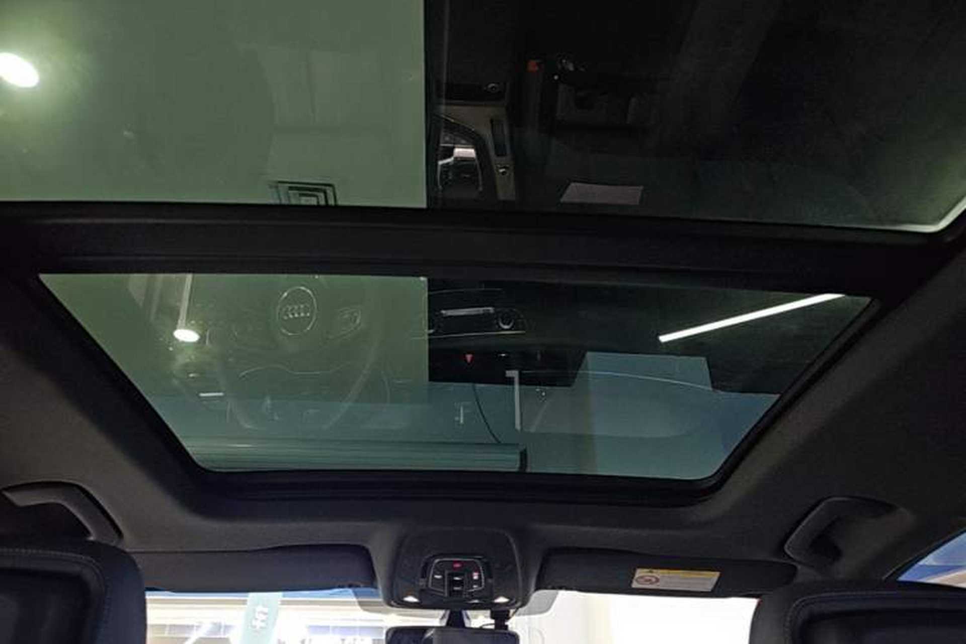 Used Audi A4L 2023 40 TFSI Luxury Dynamic Model Headliner