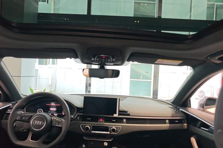 Used Audi A4L 2023 40 TFSI Luxury Dynamic Model Headliner