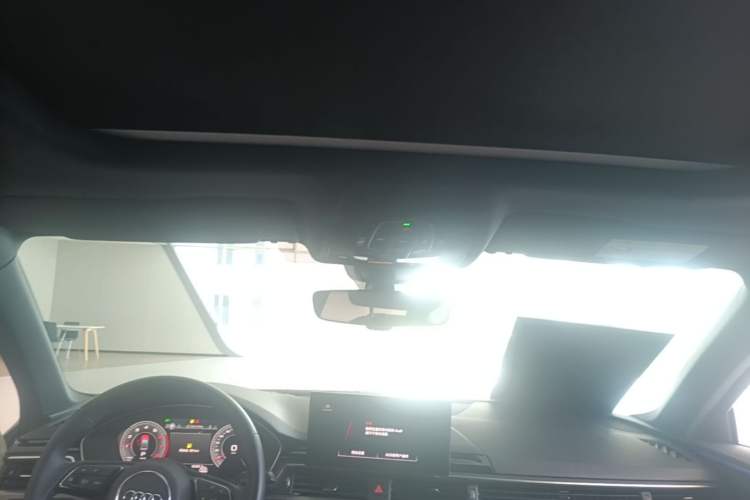 Used Audi A4L 2023 40 TFSI quattro Luxury Dynamic Edition Headliner