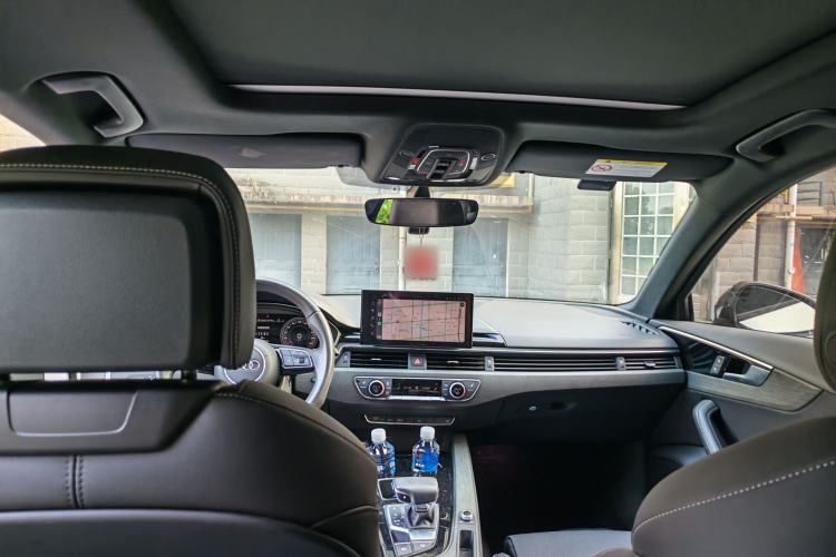 Used Audi A4L 2023 40 TFSI Luxury Dynamic Model Headliner