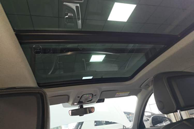 Used Audi A4L 2023 40 TFSI Fashion Dynamic Model Headliner
