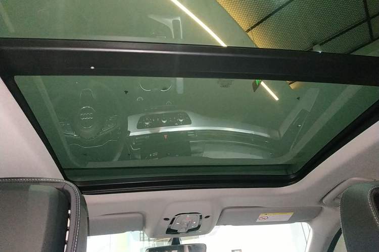 Used Audi A4L 2023 40 TFSI Fashion Dynamic Model Headliner