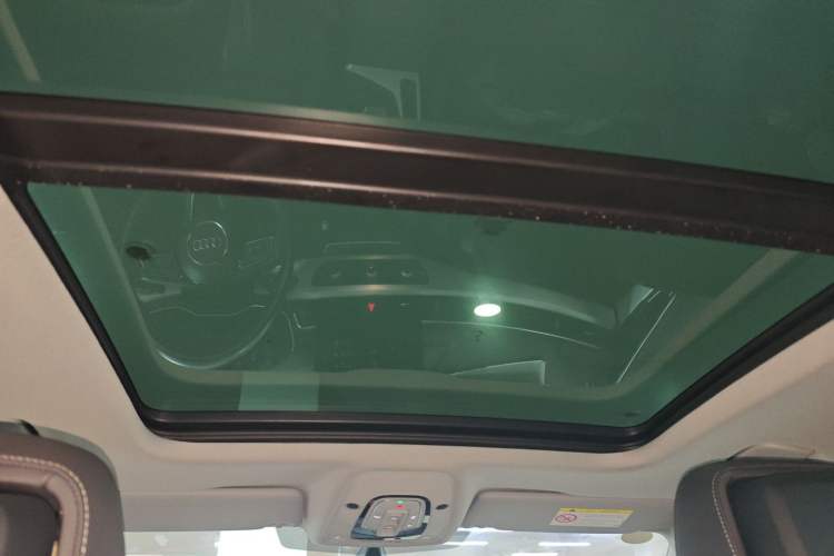 Used Audi A4L 2023 40 TFSI Fashion Dynamic Model Headliner