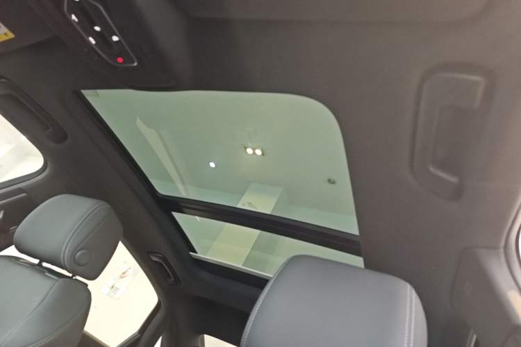 Used Audi A4L 2023 40 TFSI Luxury Dynamic Model Headliner