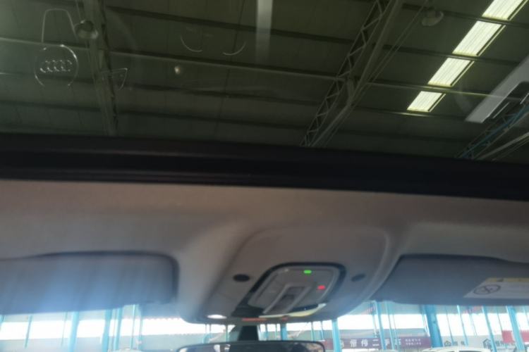 Used Audi A4L 2023 40 TFSI Luxury Dynamic Model Headliner