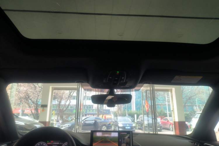 Used Audi A4L 2023 40 TFSI Luxury Dynamic Model Headliner