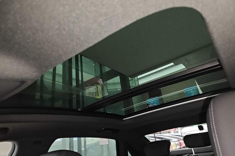 Used Audi A4L 2023 40 TFSI Luxury Dynamic Model Headliner