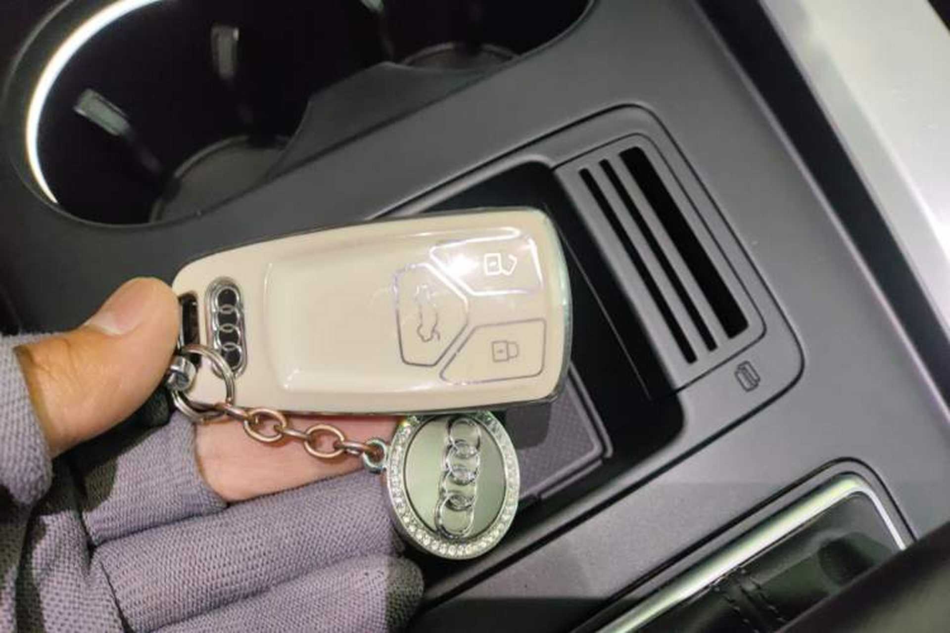 Used Audi A4L 2023 40 TFSI Fashion Dynamic Model Interior 1