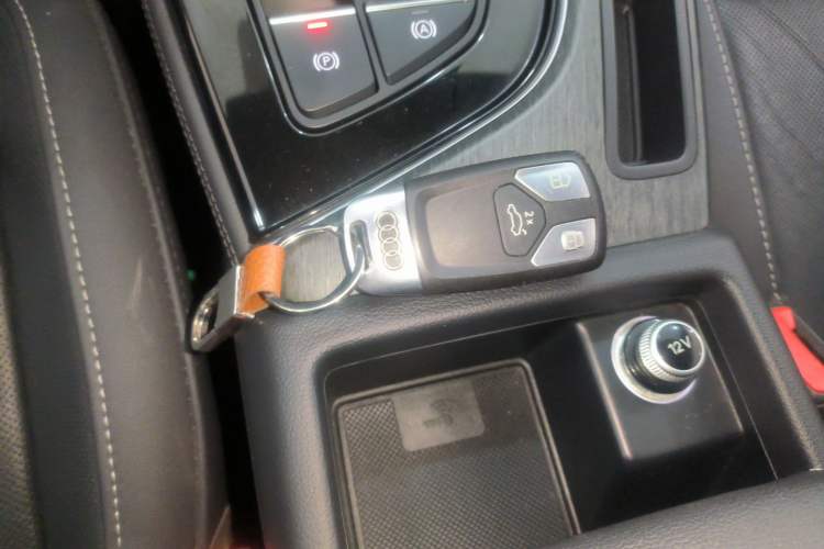 Used Audi A4L 2023 40 TFSI Luxury Dynamic Model Interior 1