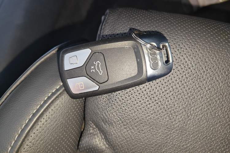 Used Audi A4L 2023 40 TFSI Luxury Dynamic Model Interior 1
