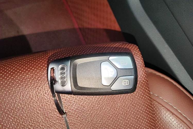 Used Audi A4L 2023 40 TFSI Luxury Dynamic Model Interior 1