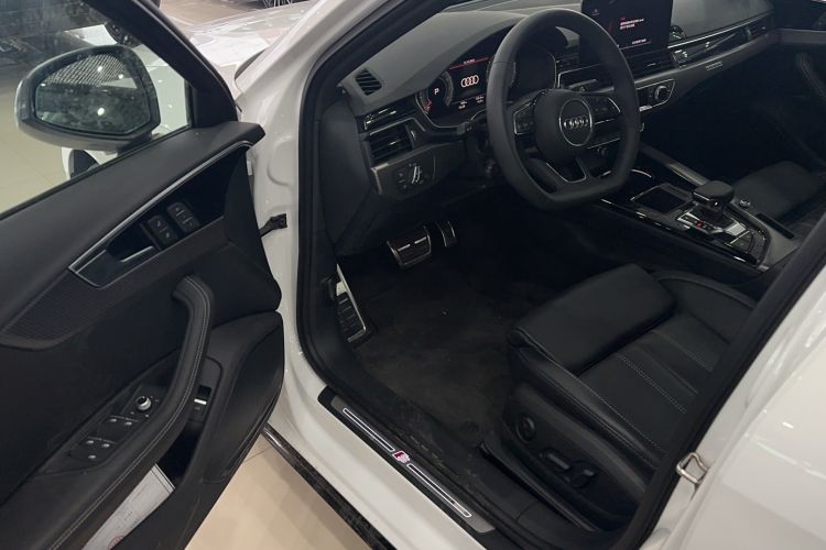 Used Audi A4L 2023 40 TFSI quattro Luxury Dynamic Edition Interior 2