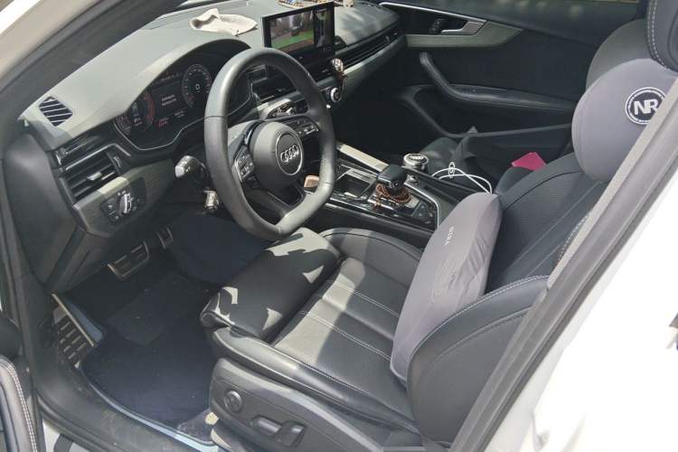 Used Audi A4L 2023 40 TFSI Luxury Dynamic Model Interior 3