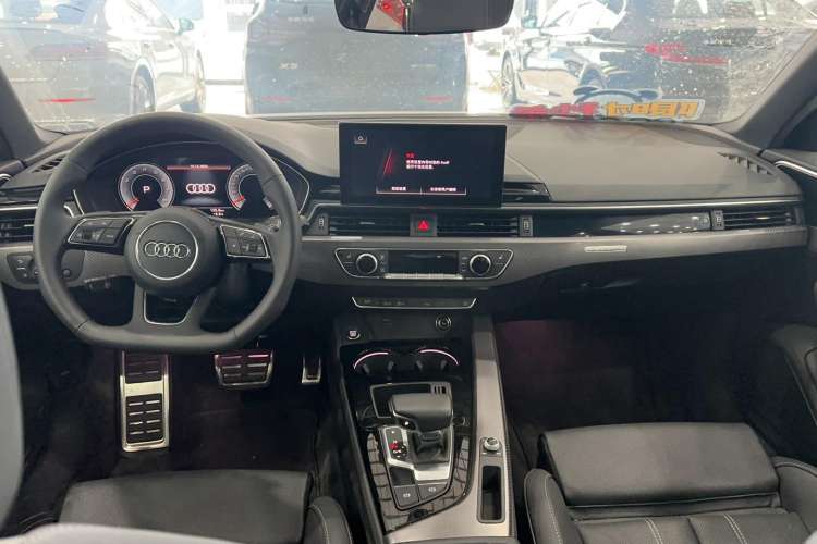 Used Audi A4L 2023 40 TFSI quattro Luxury Dynamic Edition Interior 3
