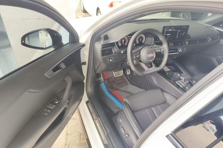Used Audi A4L 2023 40 TFSI Luxury Dynamic Model Interior 3