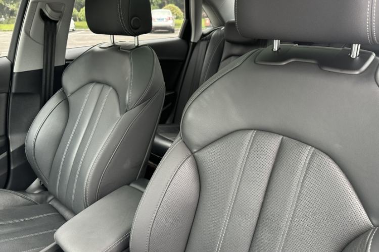 Used Audi A4L 2023 40 TFSI Fashion Dynamic Model Interior 3