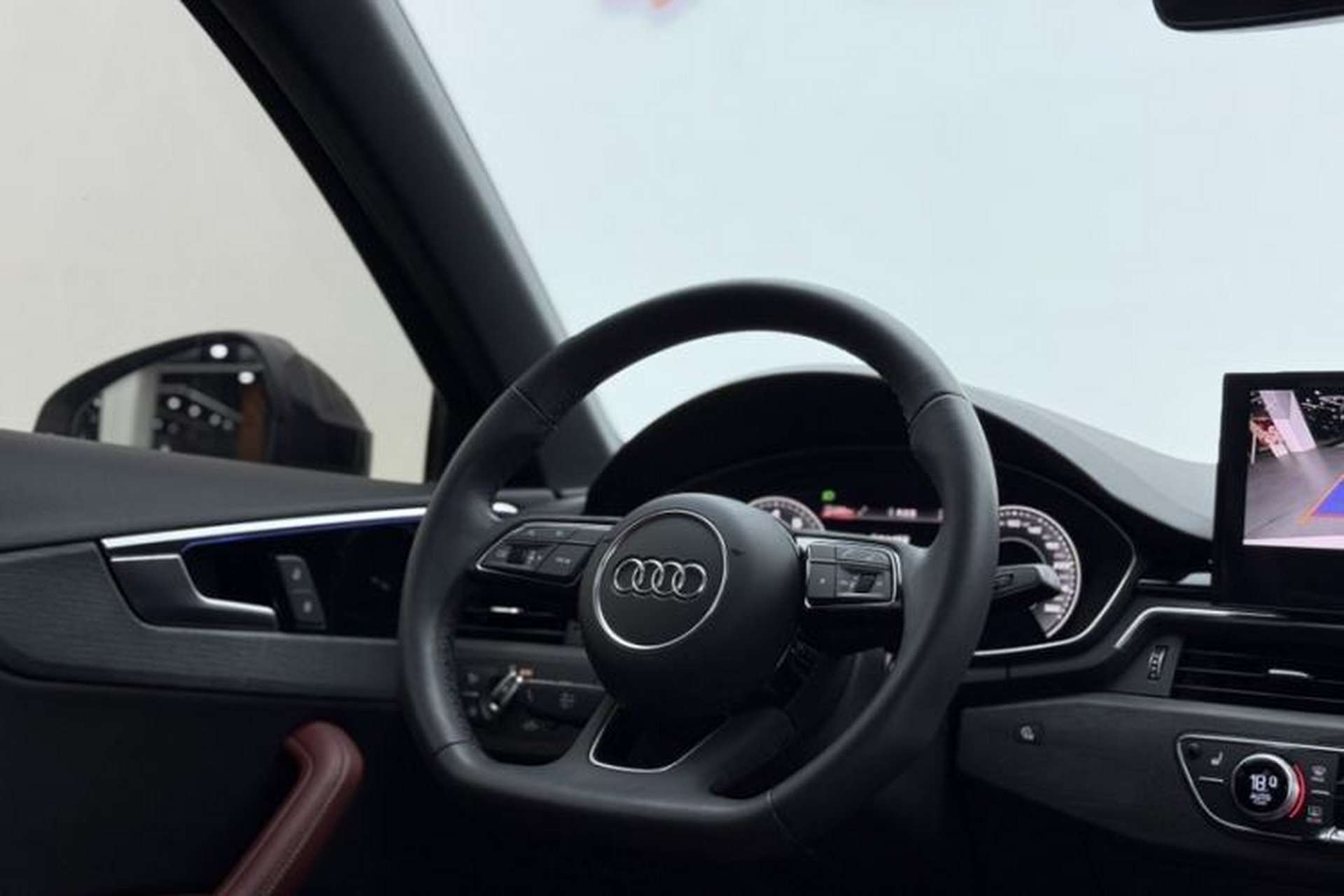 Used Audi A4L 2023 40 TFSI Luxury Dynamic Model Interior 3
