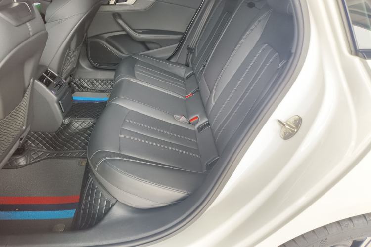 Used Audi A4L 2023 40 TFSI Luxury Dynamic Model Interior 4