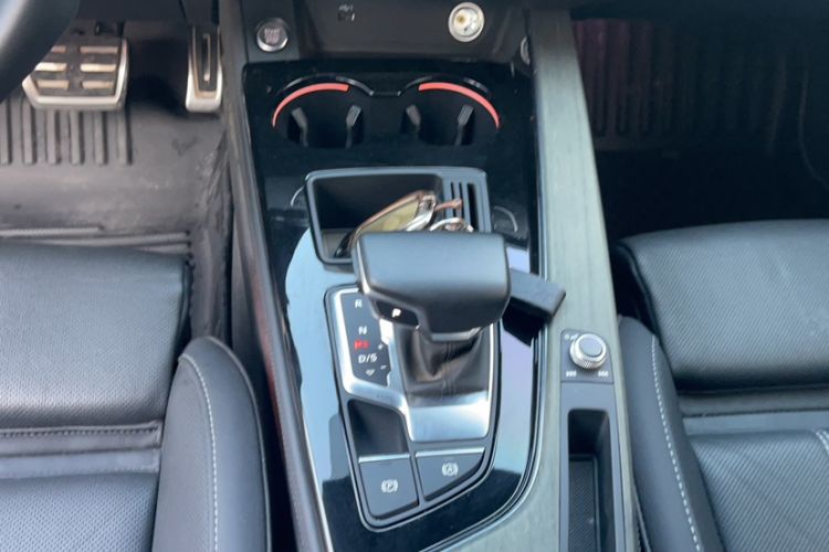 Used Audi A4L 2023 40 TFSI Luxury Dynamic Model Interior 4