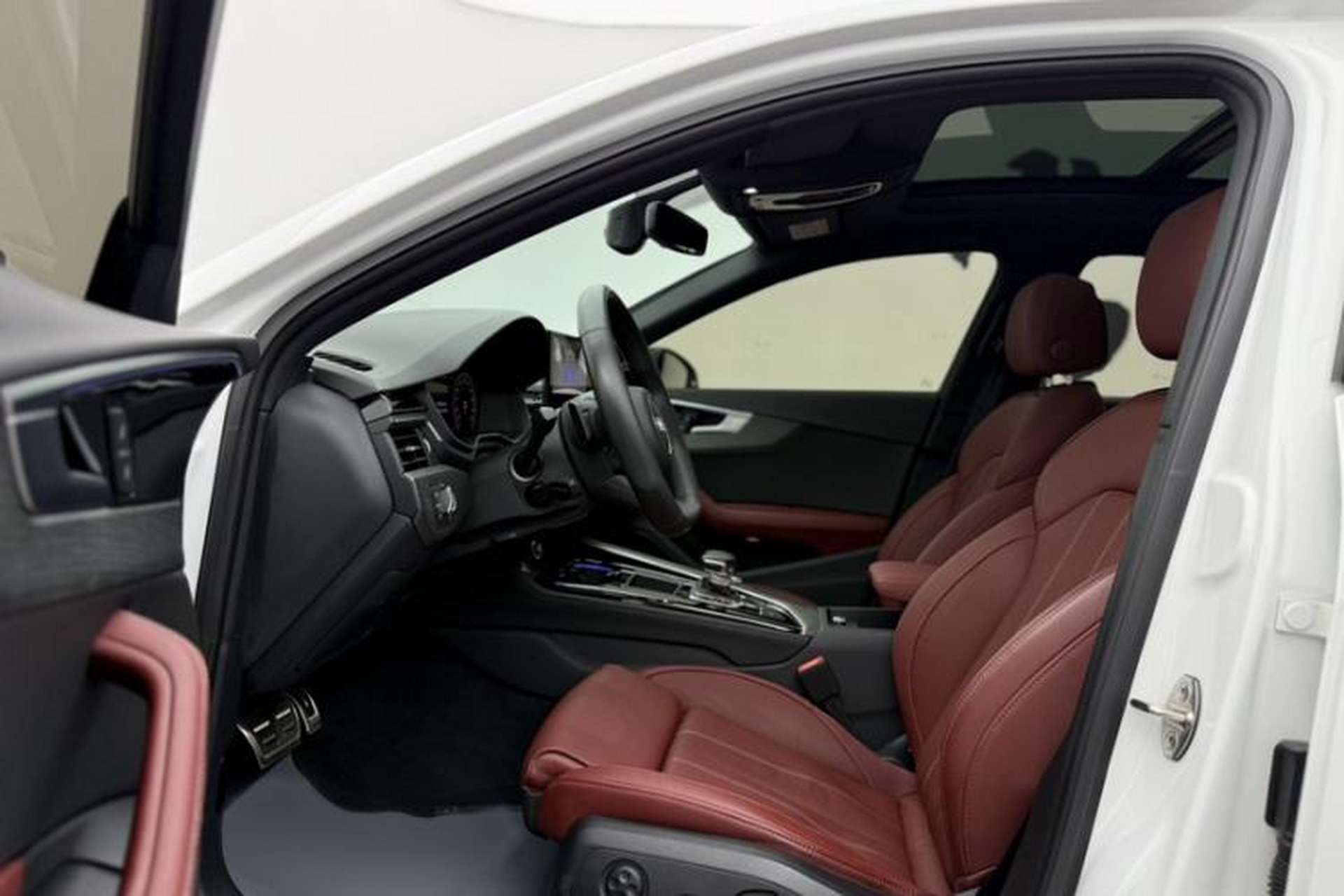 Used Audi A4L 2023 40 TFSI Luxury Dynamic Model Interior 4