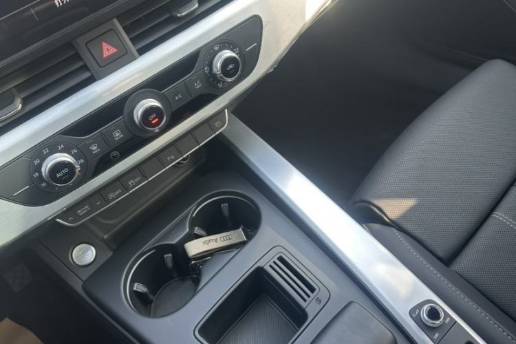Used Audi A4L 2023 40 TFSI Fashion Dynamic Model Interior 6