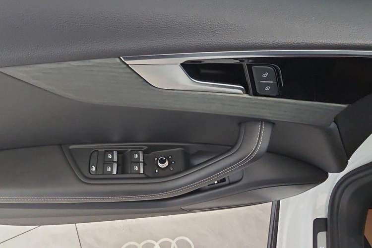 Used Audi A4L 2023 40 TFSI Luxury Dynamic Model Interior 9