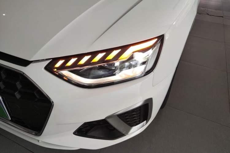 Used Audi A4L 2023 40 TFSI Fashion Dynamic Model Left Front Headlight
