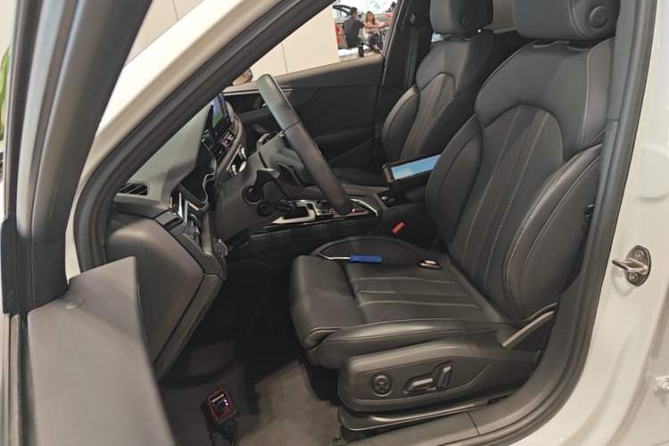 Used Audi A4L 2023 40 TFSI Bang & Olufsen Starry Night Edition Left Front Seat
