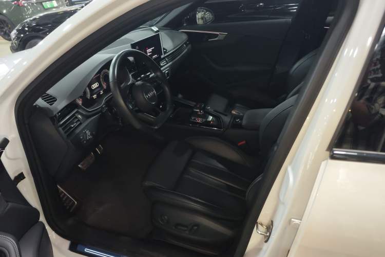 Used Audi A4L 2023 40 TFSI Luxury Dynamic Model Left Front Seat