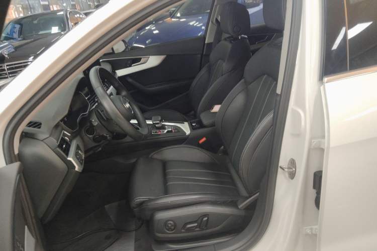 Used Audi A4L 2023 40 TFSI Fashion Dynamic Model Left Front Seat