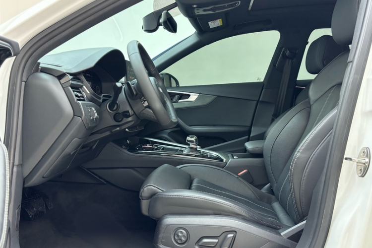 Used Audi A4L 2023 40 TFSI Luxury Dynamic Model Left Front Seat