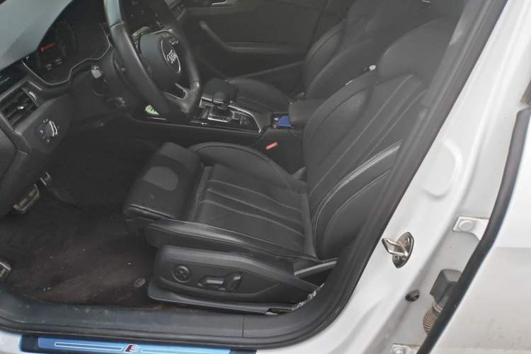 Used Audi A4L 2023 40 TFSI Luxury Dynamic Model Left Front Seat