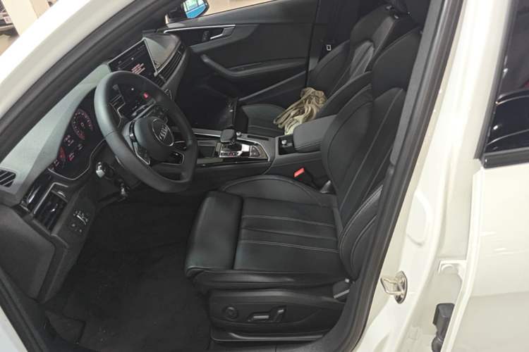 Used Audi A4L 2023 40 TFSI Luxury Dynamic Model Left Front Seat