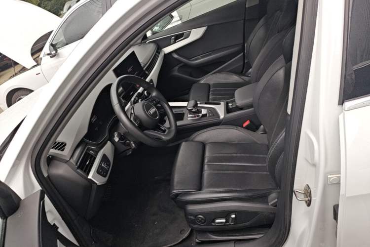 Used Audi A4L 2023 40 TFSI Fashion Dynamic Model Left Front Seat