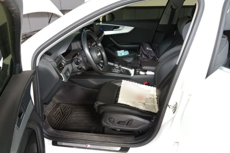 Used Audi A4L 2023 40 TFSI Fashion Dynamic Model Left Front Seat
