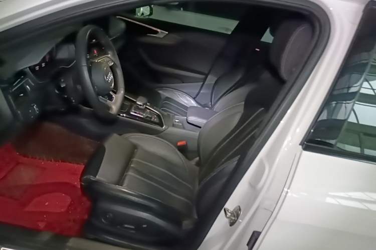 Used Audi A4L 2023 40 TFSI Luxury Dynamic Model Left Front Seat