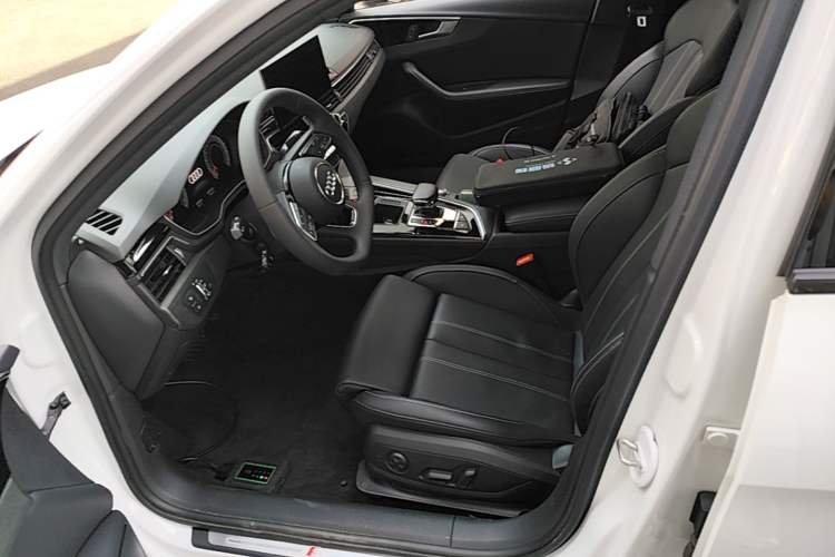 Used Audi A4L 2023 40 TFSI Luxury Dynamic Model Left Front Seat