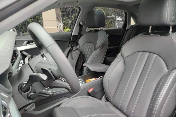 Used Audi A4L 2023 40 TFSI Fashion Dynamic Model Left Front Seat
