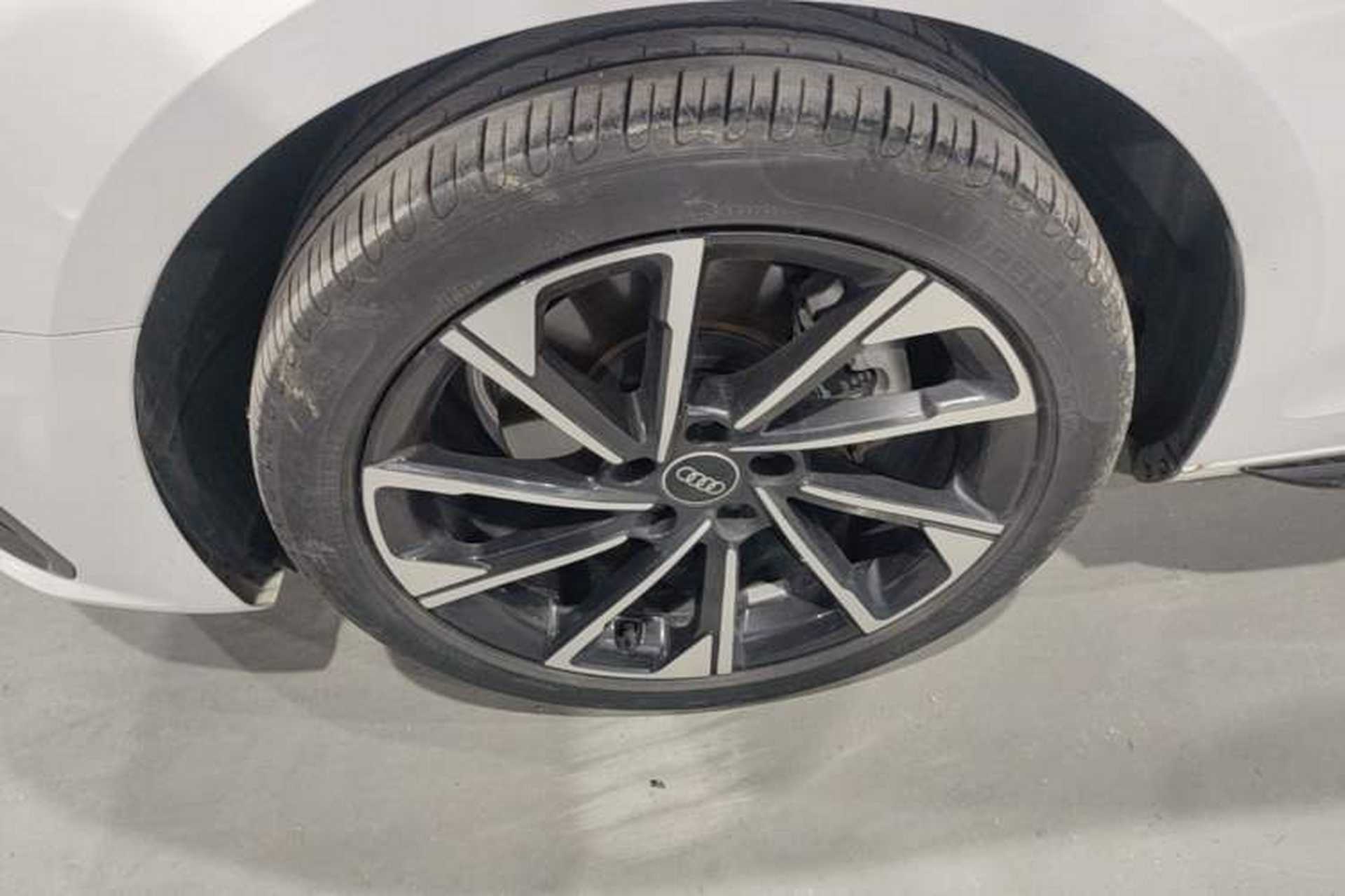 Used Audi A4L 2023 40 TFSI Luxury Dynamic Model Left Front Wheel Hub