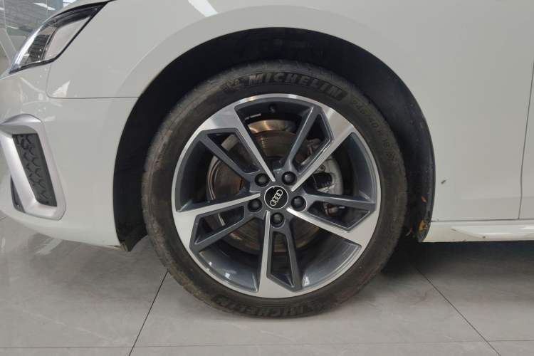 Used Audi A4L 2023 40 TFSI Fashion Dynamic Model Left Front Wheel Hub