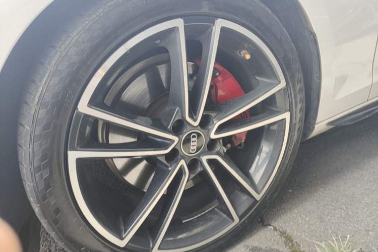 Used Audi A4L 2023 45 TFSI quattro Prestige Dynamic Edition Left Front Wheel Hub