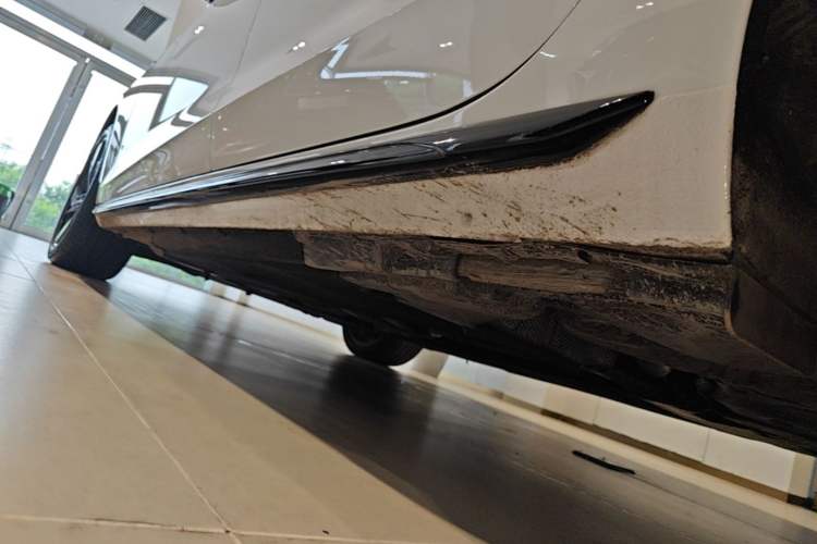 Used Audi A4L 2023 40 TFSI Bang & Olufsen Starry Night Edition Left Side Sill