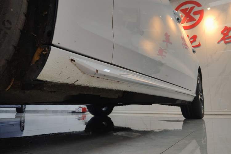 Used Audi A4L 2023 40 TFSI Fashion Dynamic Model Left Side Sill