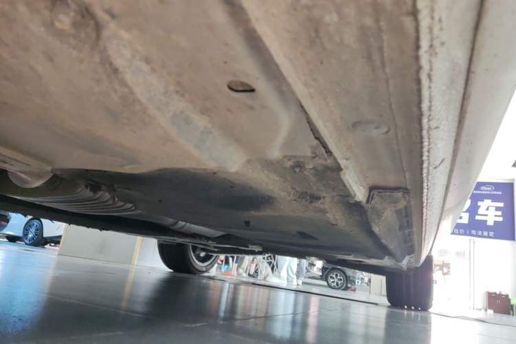 Used Audi A4L 2023 40 TFSI Fashion Dynamic Model Left Side Sill