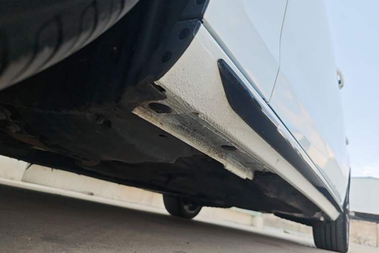 Used Audi A4L 2023 40 TFSI Luxury Dynamic Model Left Side Sill