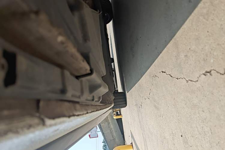 Used Audi A4L 2023 40 TFSI Luxury Dynamic Model Left Side Sill