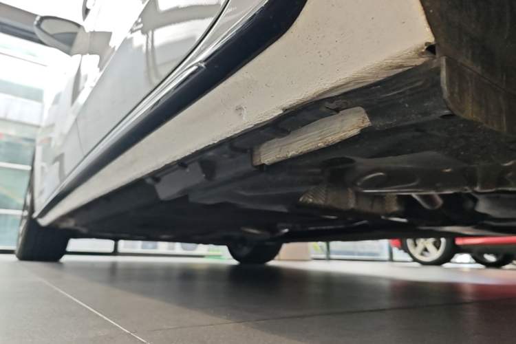 Used Audi A4L 2023 40 TFSI Luxury Dynamic Model Left Side Sill