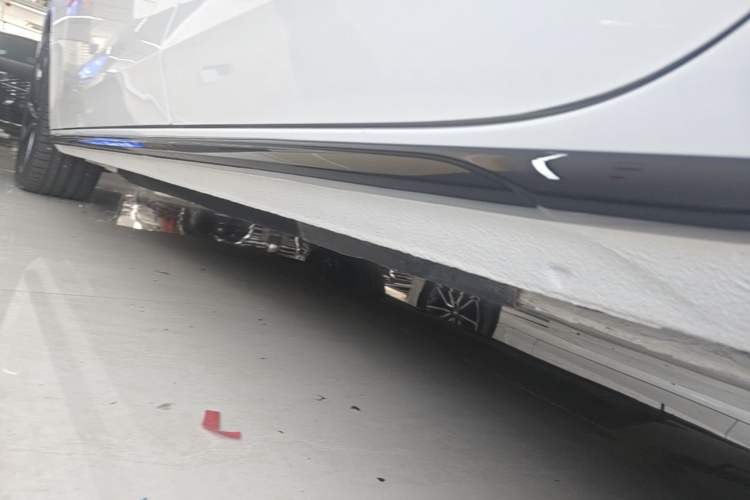 Used Audi A4L 2023 40 TFSI Luxury Dynamic Model Left Side Sill